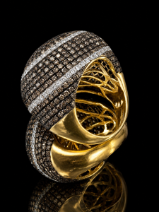 Collections 9A31D56E 3D9A 40C9 B1A7 F427719A9217 225x300