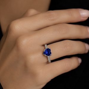 Ceylan Sapphire Ring